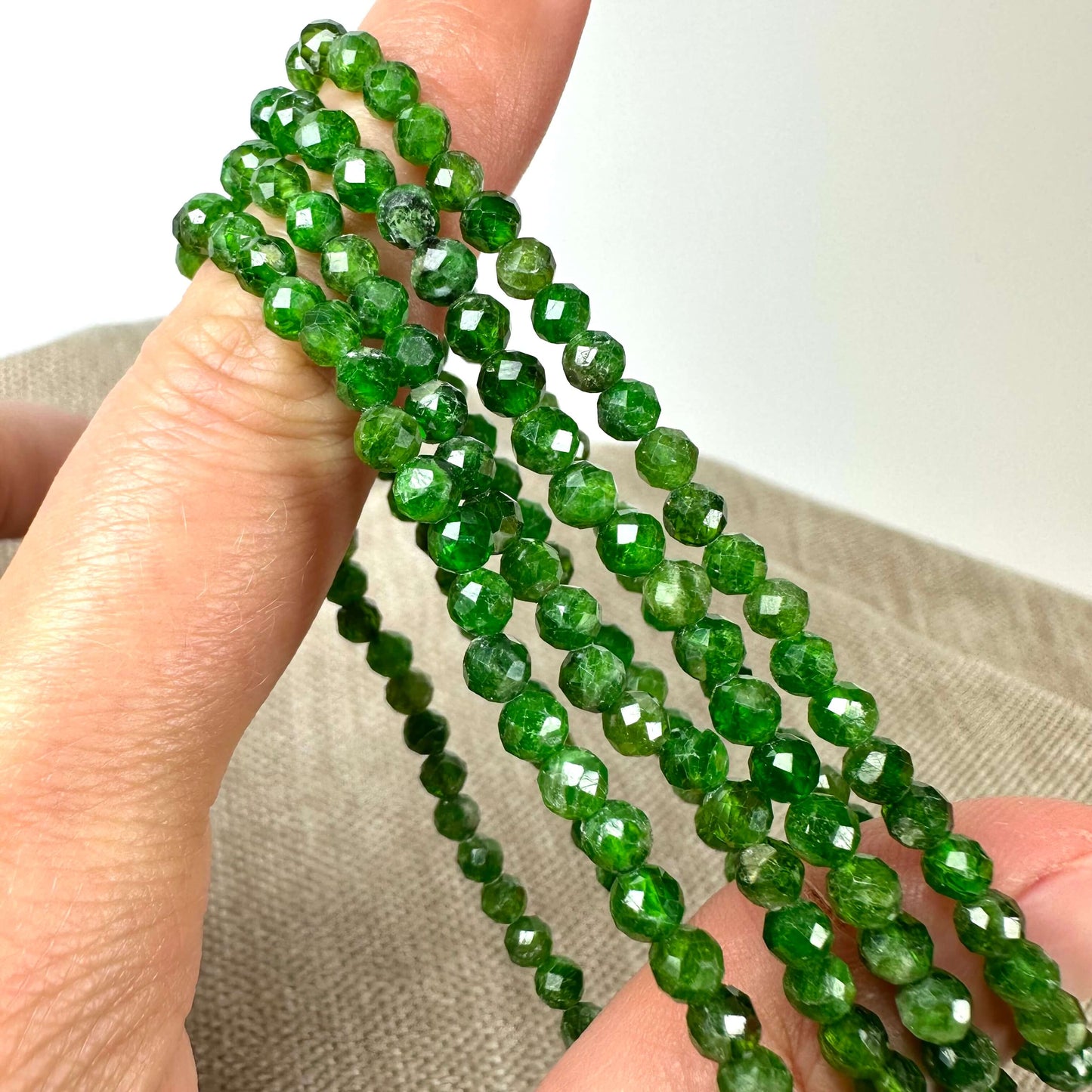 Diopsid armbånd facetslebet