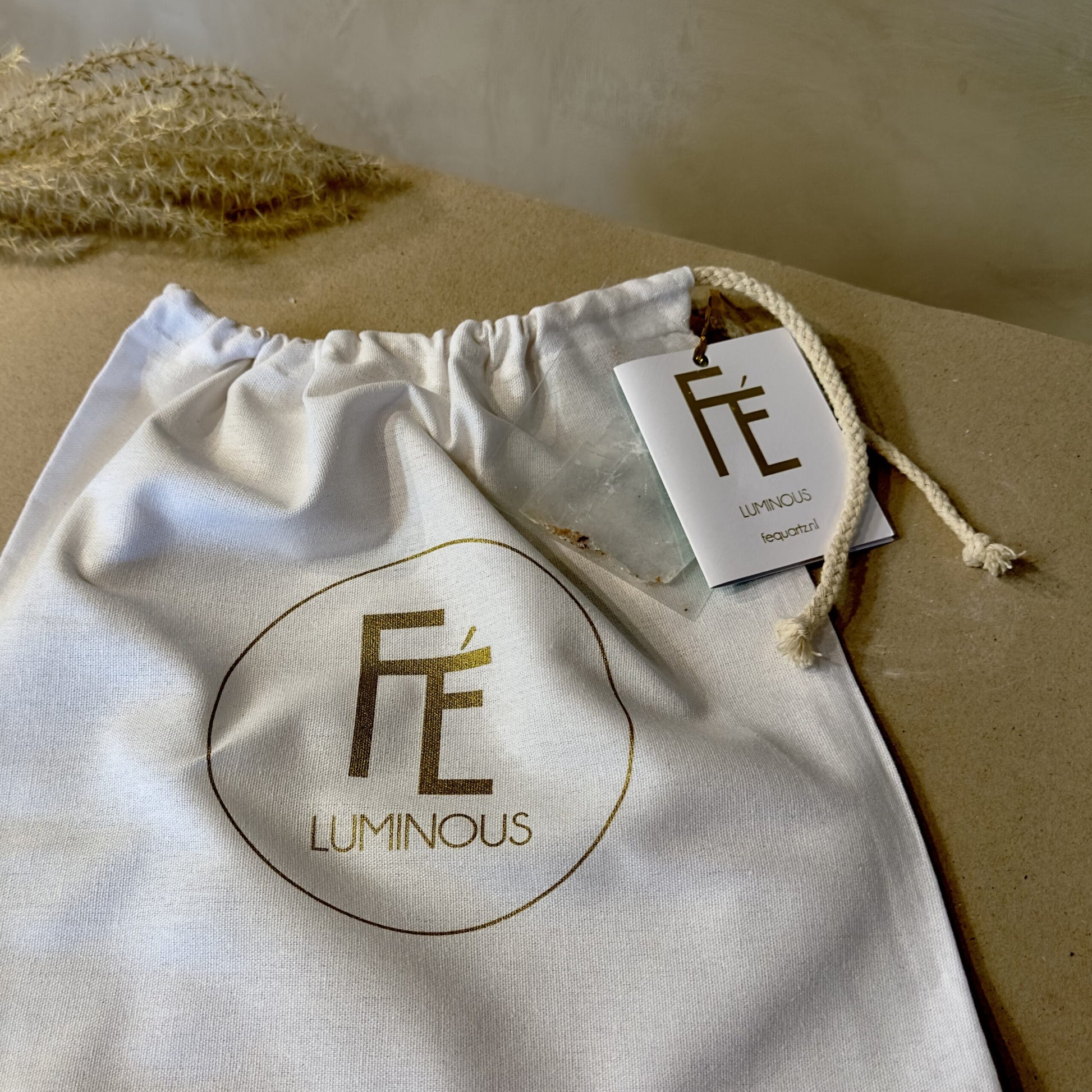 Mexicansk Selenit lampe nr 17 i stofpose med logo og mærke fra "Fé Luminous".