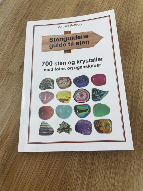 Stenguidens 700 sten og krystaller