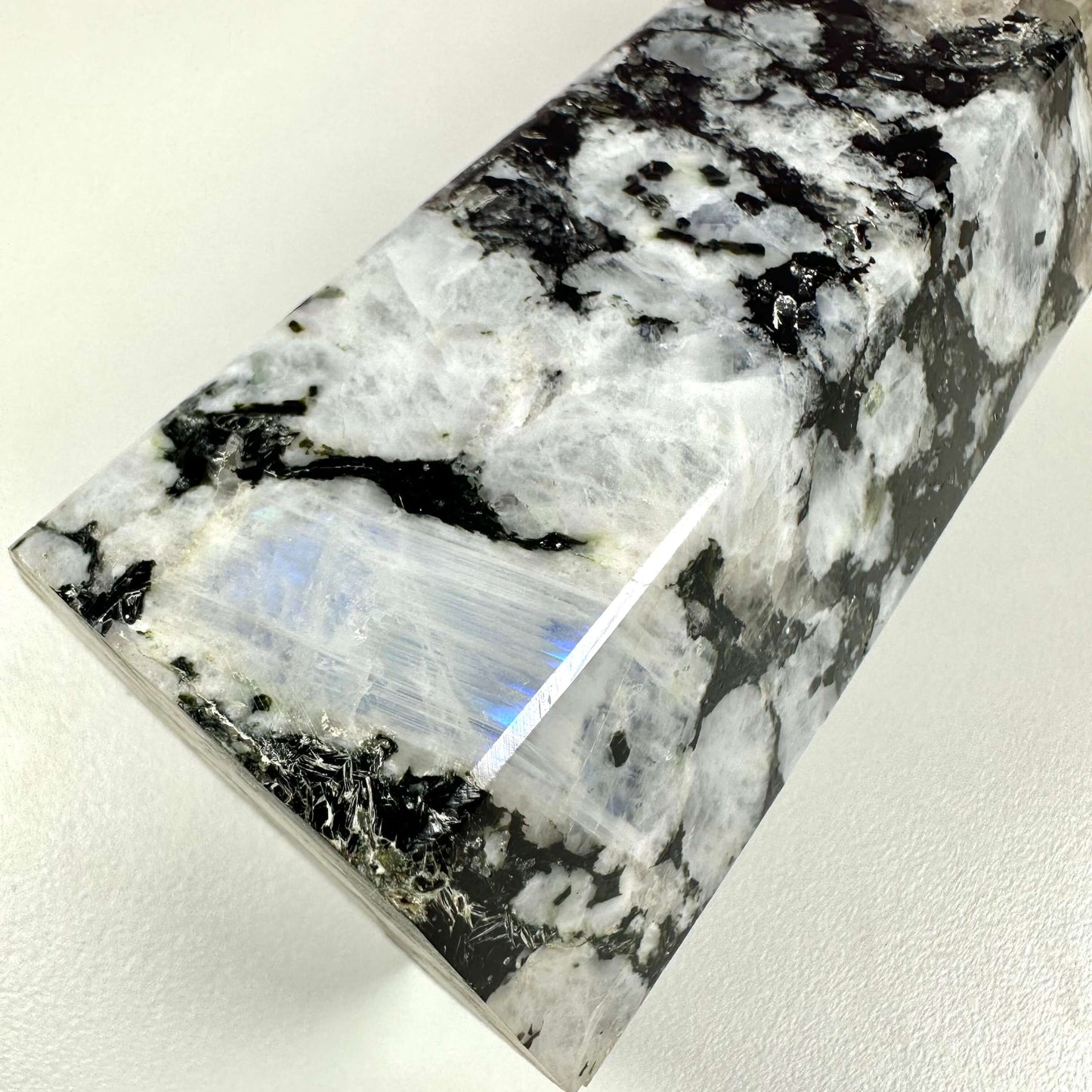 Regnbue Månesten tårn