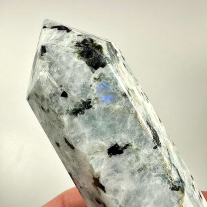 Regnbue Månesten tårn