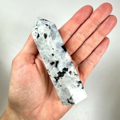 Regnbue Månesten tårn