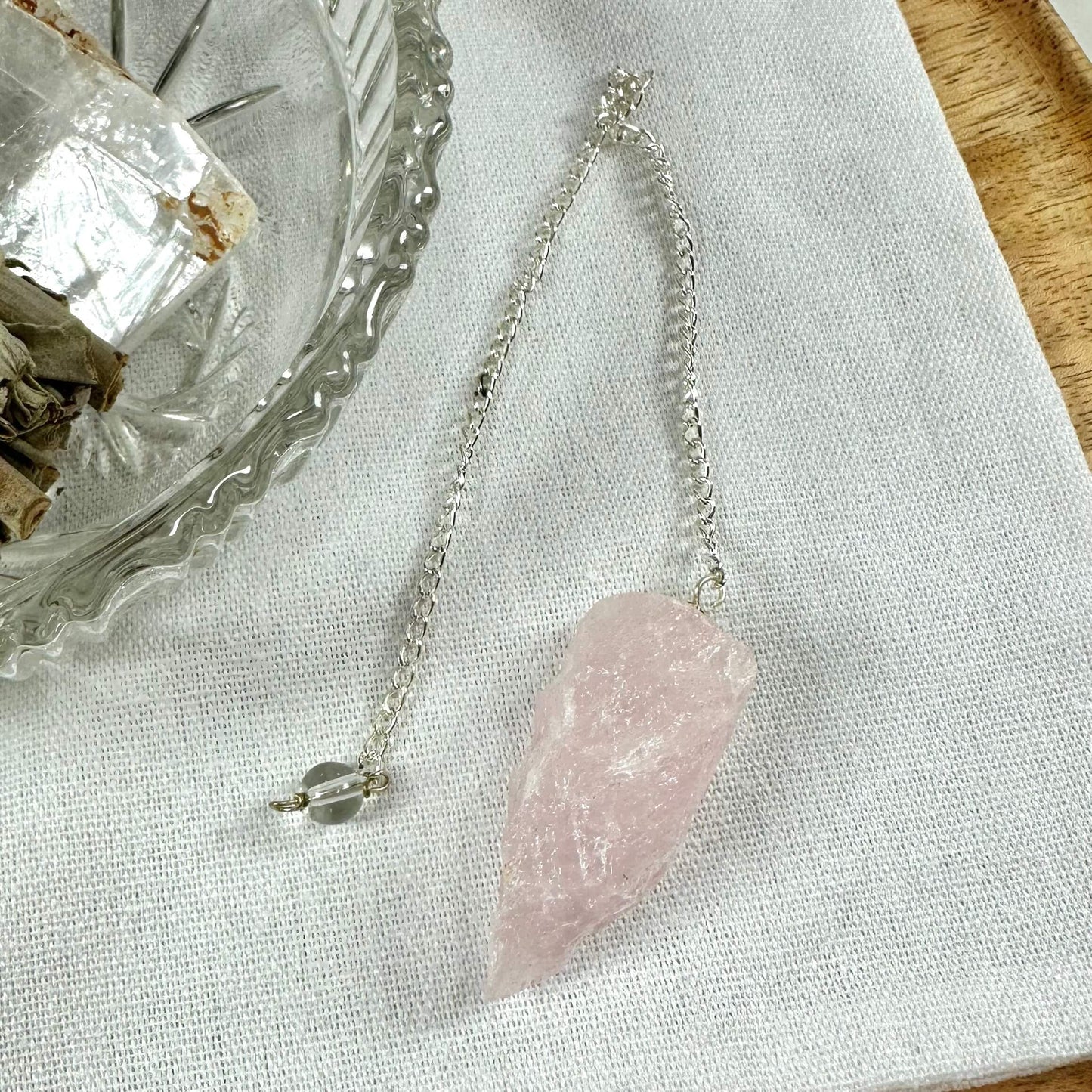 Rosenkvarts pendul, rå