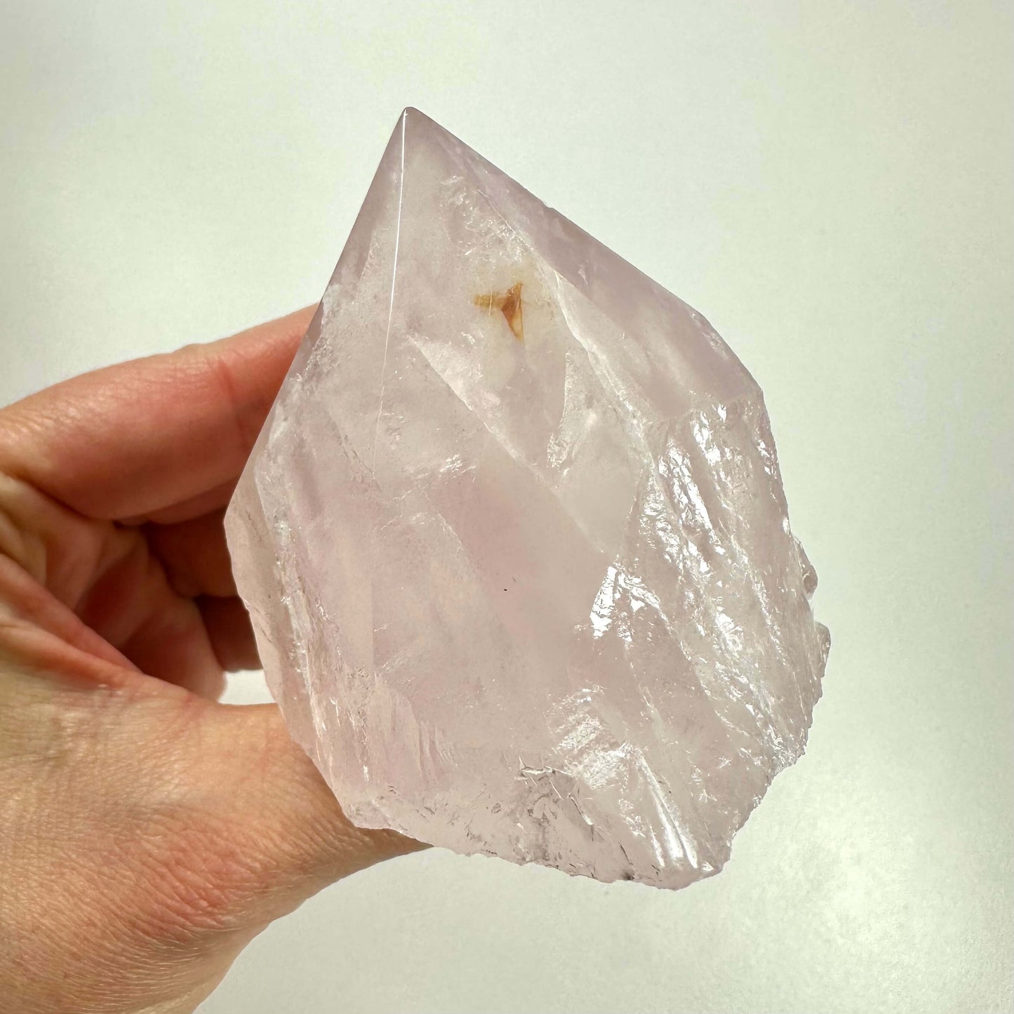 Rå Rosenkvarts, poleret spids