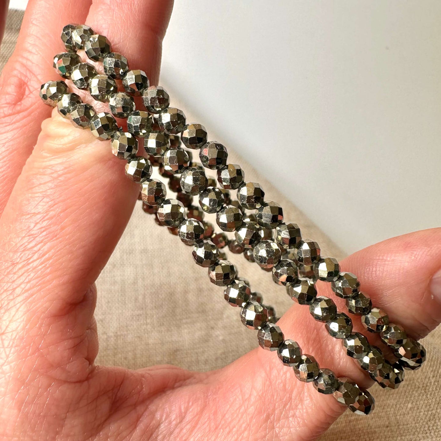 Pyrit armbånd facet