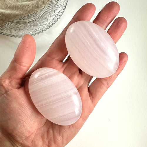 Mangano Calcit palmstone