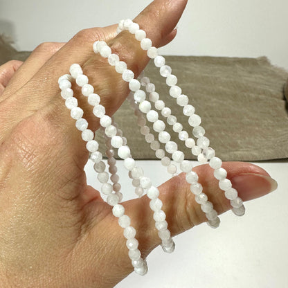 Hvid Månesten armbånd