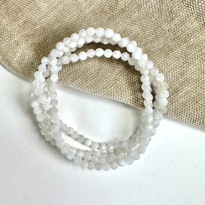 Hvid Månesten armbånd