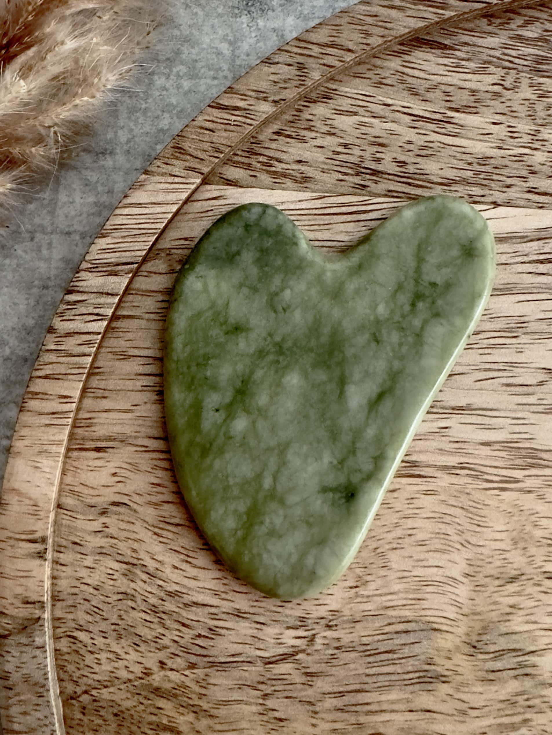 Gua Sha i grøn Jade