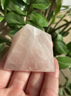 Rosenkvarts pyramide nr 34