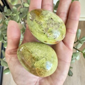 grøn opal æg